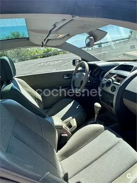 Usado Renault Mégane Cabriolet Privilege 135 CV (99 kW) 2005 Beige Descapotable