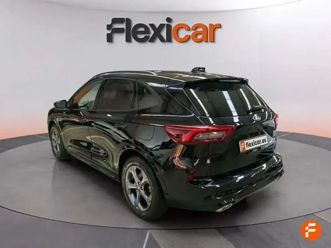 Usado Ford Kuga ST-Line 150 CV (110 kW) 2025 Negro SUV