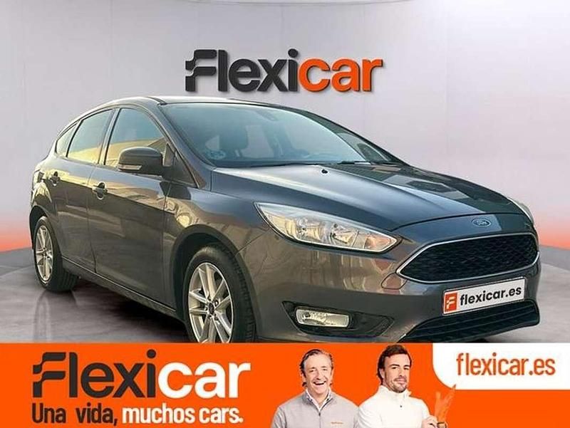 Używany Ford Focus Trend 101 KM (74 kW) 2017 Szary Hatchback
