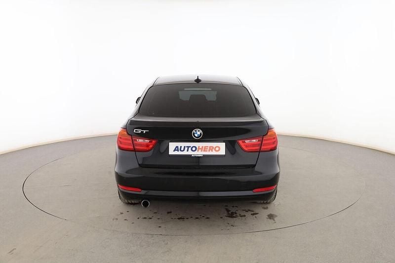 Usado BMW 318 Gran Turismo Sport Line 150 CV (110 kW) 2015 Negro Berlina