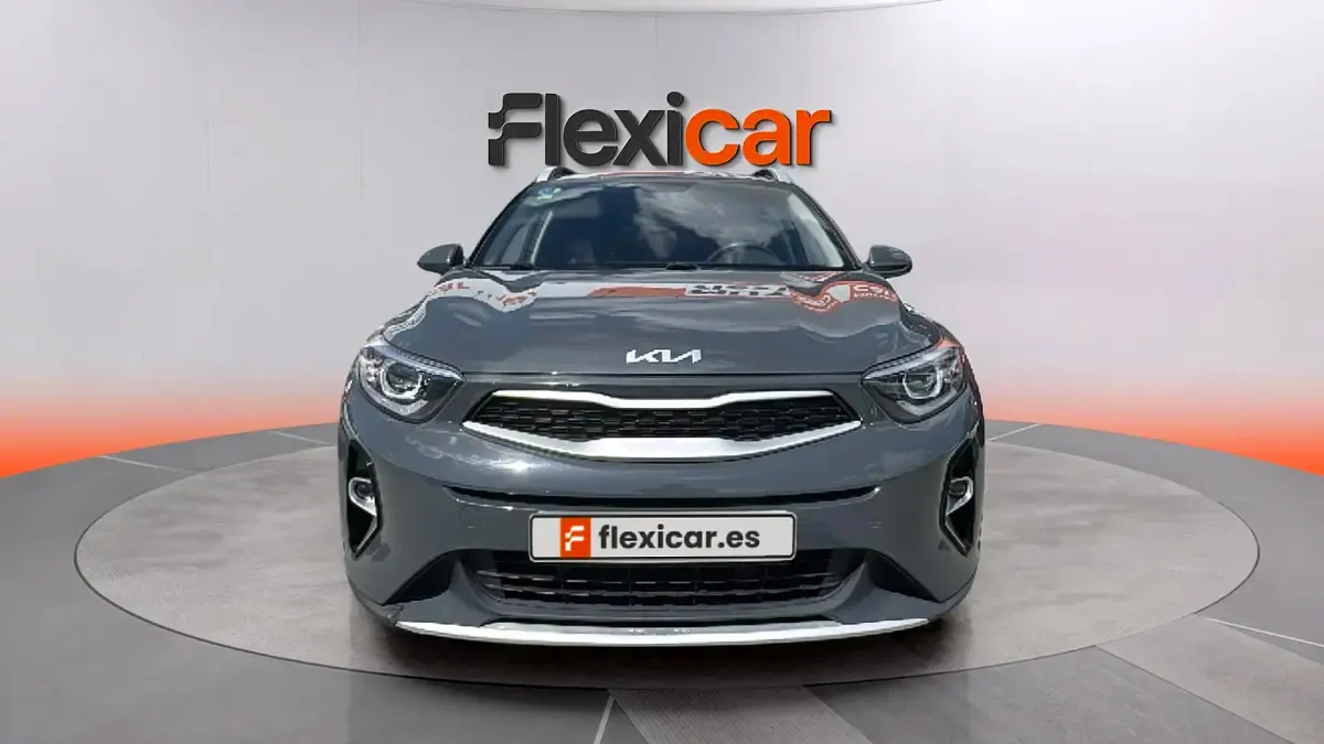 Usado Kia Stonic 101 CV (74 kW) 2021 Gris SUV