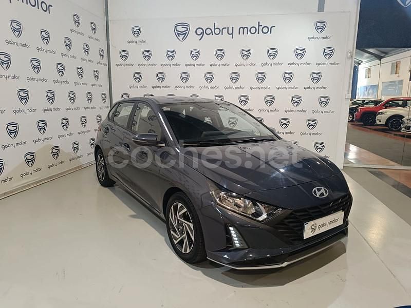Usado Hyundai i20 84 CV (61 kW) 2024 Negro Berlina