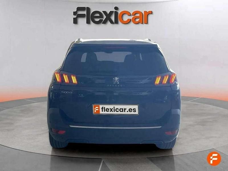 Usado Peugeot 5008 Allure 131 CV (96 kW) 2021 Negro Monovolumen