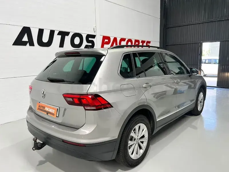 Usado VW Tiguan Advance 150 CV (110 kW) 2020 Gris / plata SUV