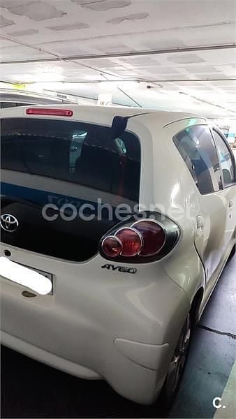 Blanco Usado 2013 Toyota Aygo City Utilitario | 6000 € (Precio justo) - Imagen 1/4