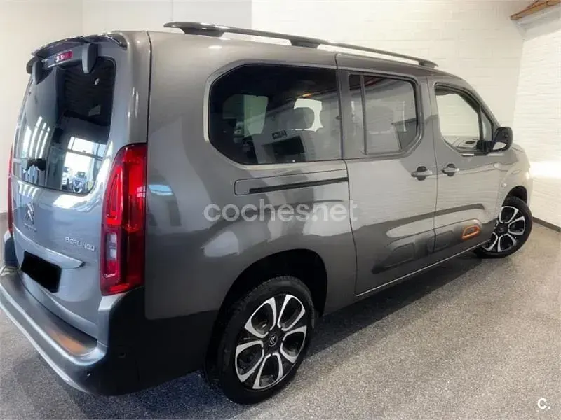 Usado Citroën Berlingo 130 CV (95 kW) 2023 Gris / plata Monovolumen