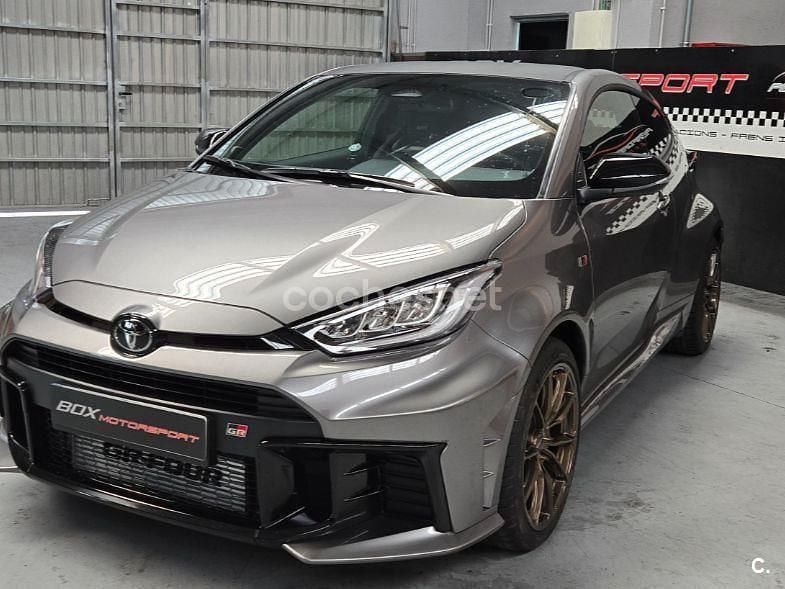 Usado Toyota Yaris 276 CV (202 kW) 2024 Gris / plata Utilitario