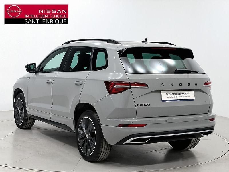 Usado Skoda Karoq SportLine 150 CV (110 kW) 2023 Gris SUV