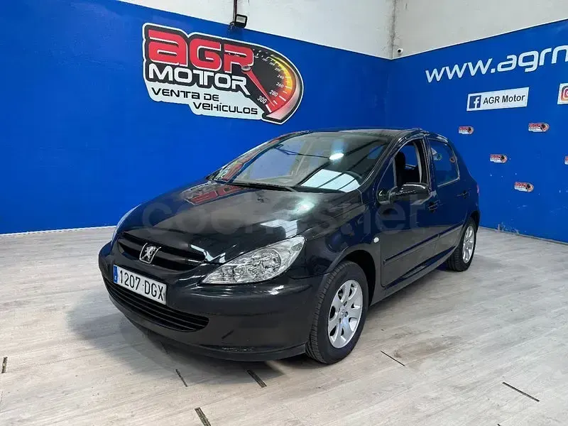 Usado Peugeot 307 90 CV (66 kW) 2005 Negro Berlina