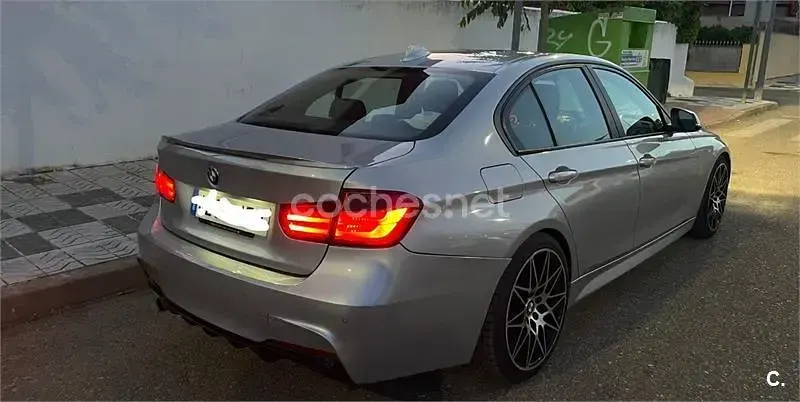 Usado BMW 318 Comfort Edition 143 CV (105 kW) 2015 Gris / plata Berlina