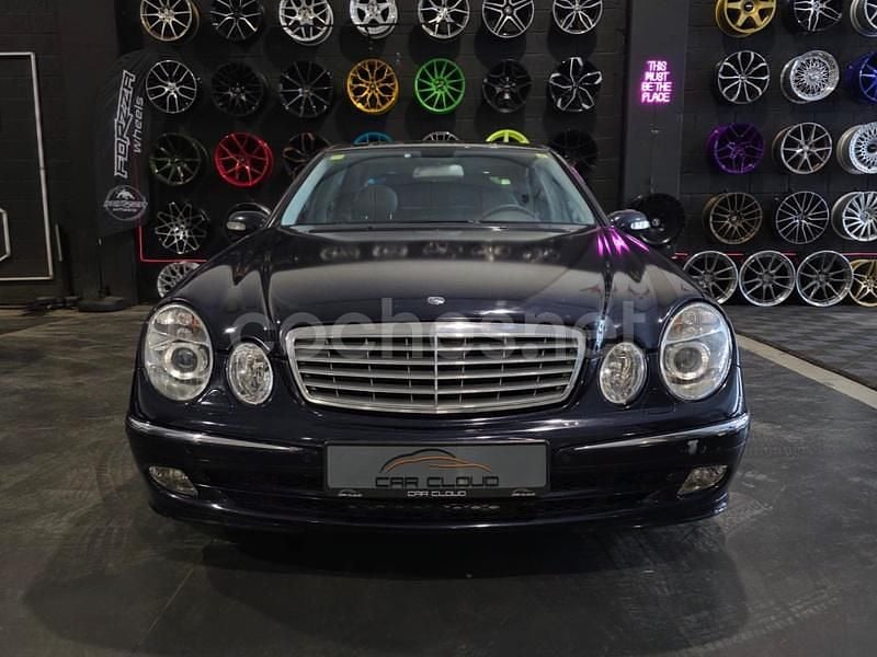 Usado Mercedes E500 Avantgarde 306 CV (225 kW) 2003 Azul Berlina