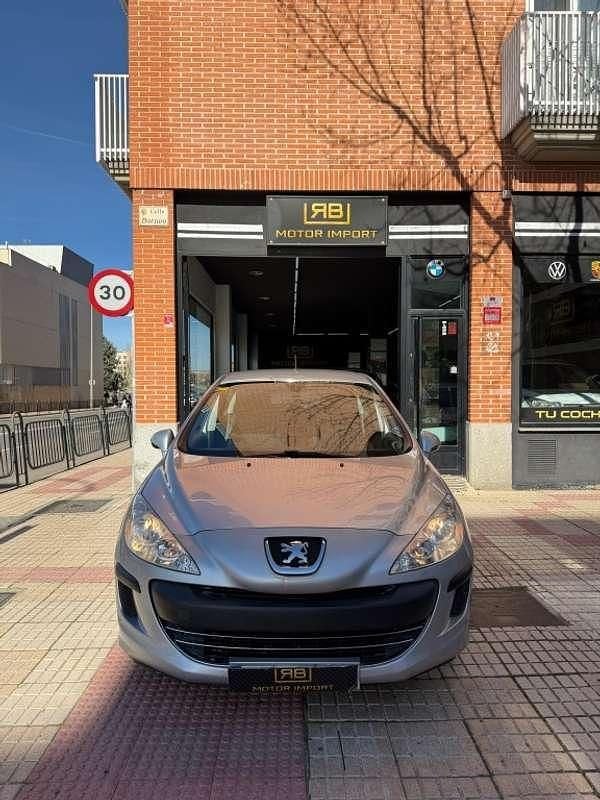 Usado Peugeot 308 Premium 120 CV (88 kW) 2008 Gris Utilitario
