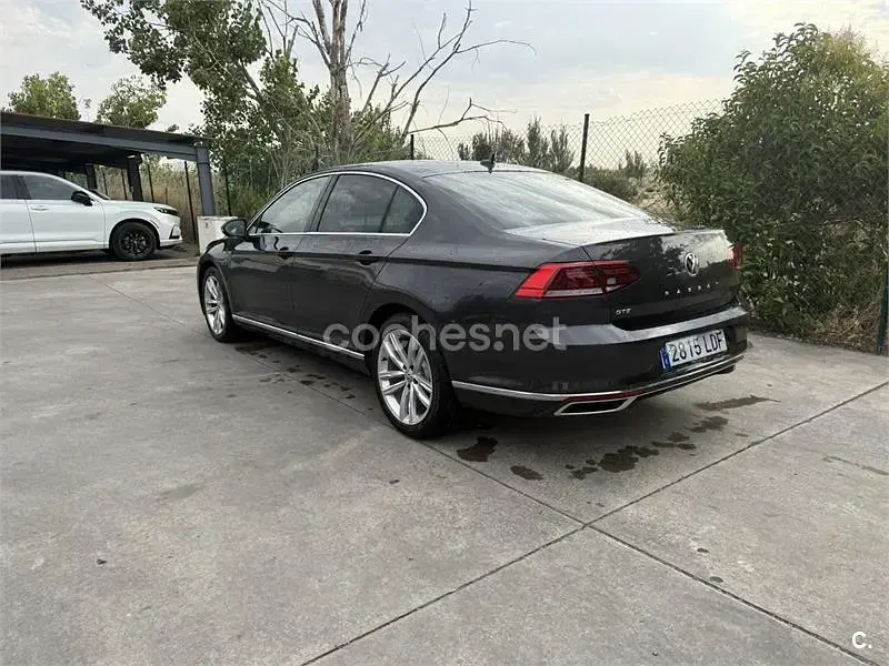 Usado VW Passat GTE 218 CV (160 kW) 2019 Negro Berlina