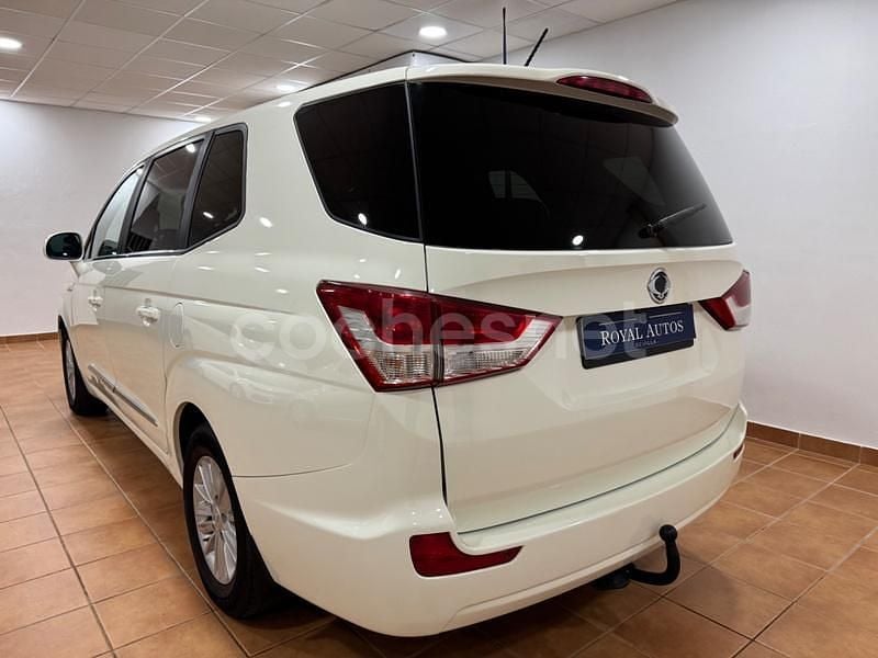Usado Ssangyong (KGM) Rodius 178 CV (130 kW) 2018 Blanco Monovolumen