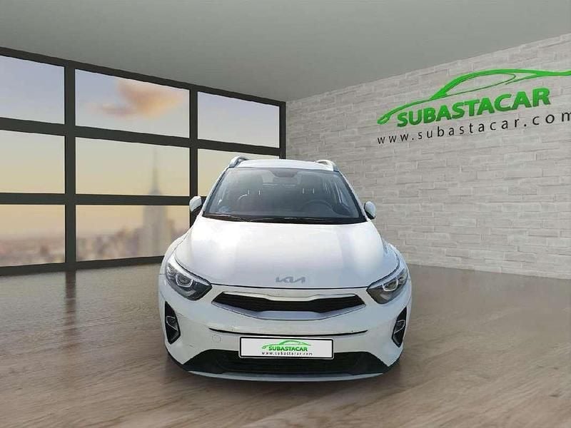Usado Kia Stonic 101 CV (74 kW) 2021 Blanco SUV