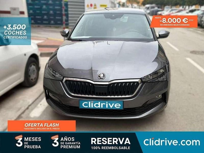 Usado Skoda Scala Style 116 CV (85 kW) 2022 Gris Utilitario