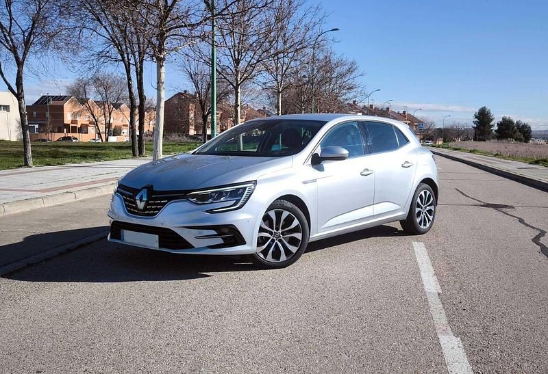 Usado Renault Mégane IV Zen 160 CV (117 kW) 2021 Gris