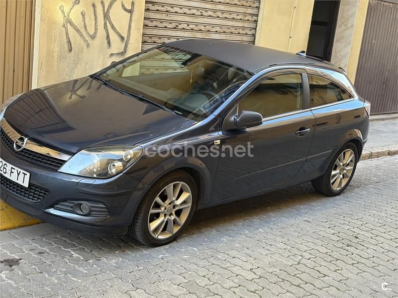 Usado Opel Astra GTC Cosmo 100 CV (73 kW) 2007 Azul Berlina