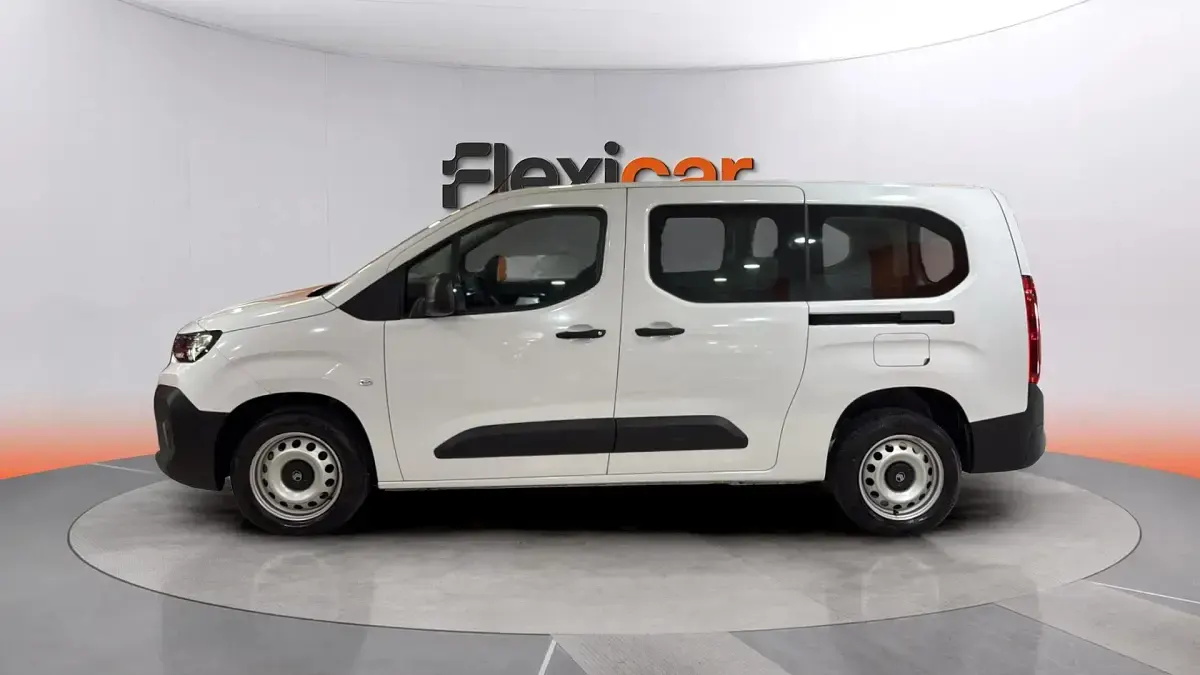 Usado Citroën Berlingo 102 CV (75 kW) 2024 Blanco Monovolumen