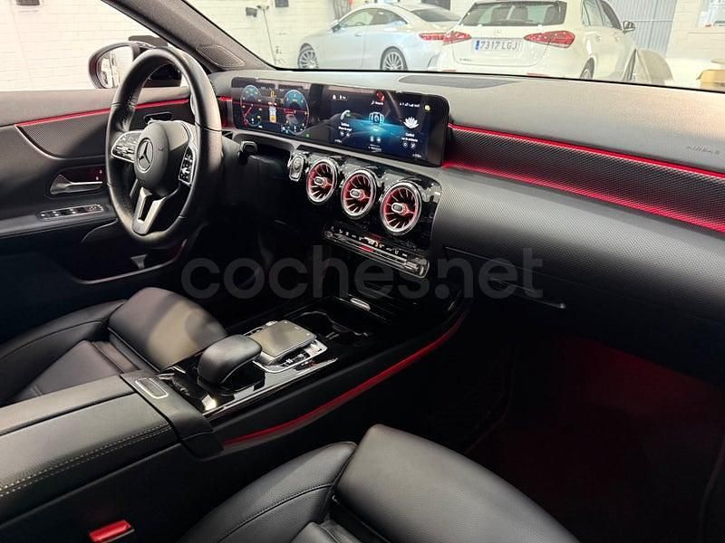 Usado Mercedes A180 116 CV (85 kW) 2019 Rojo Berlina