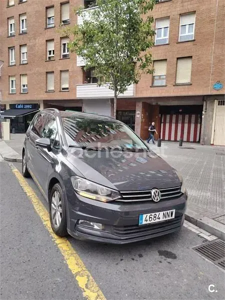 Usado VW Touran Business 110 CV (80 kW) 2016 Gris / plata Monovolumen