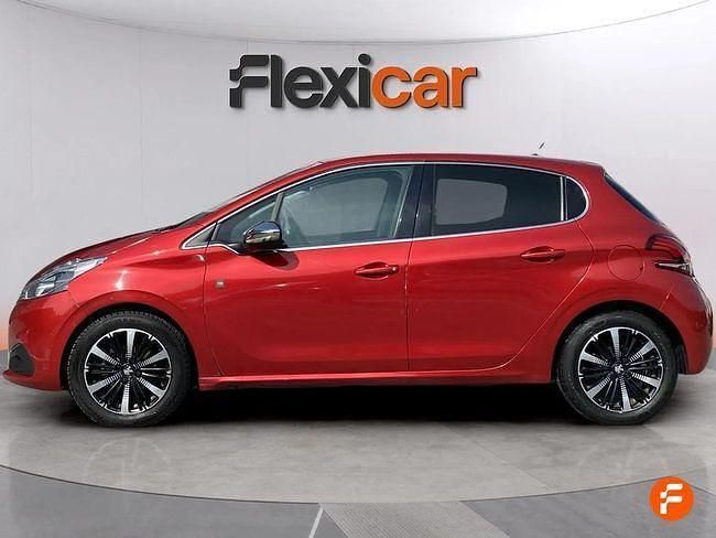 Usado Peugeot 208 Active 110 CV (80 kW) 2019 Rojo Utilitario