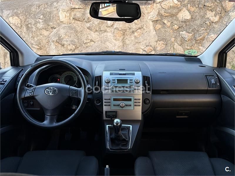 Usado Toyota Corolla Verso Sol 129 CV (94 kW) 2007 Gris / plata Monovolumen