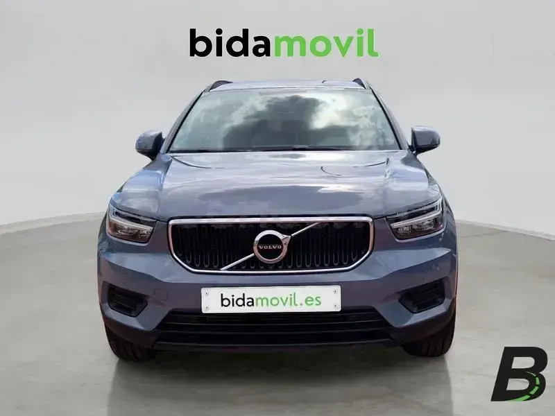 Usado Volvo XC40 Momentum 129 CV (94 kW) 2021 Gris / plata SUV