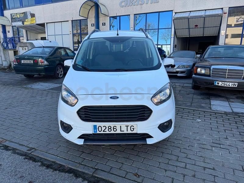 Usado Ford Tourneo Courier Sport 100 CV (73 kW) 2021 Blanco Monovolumen