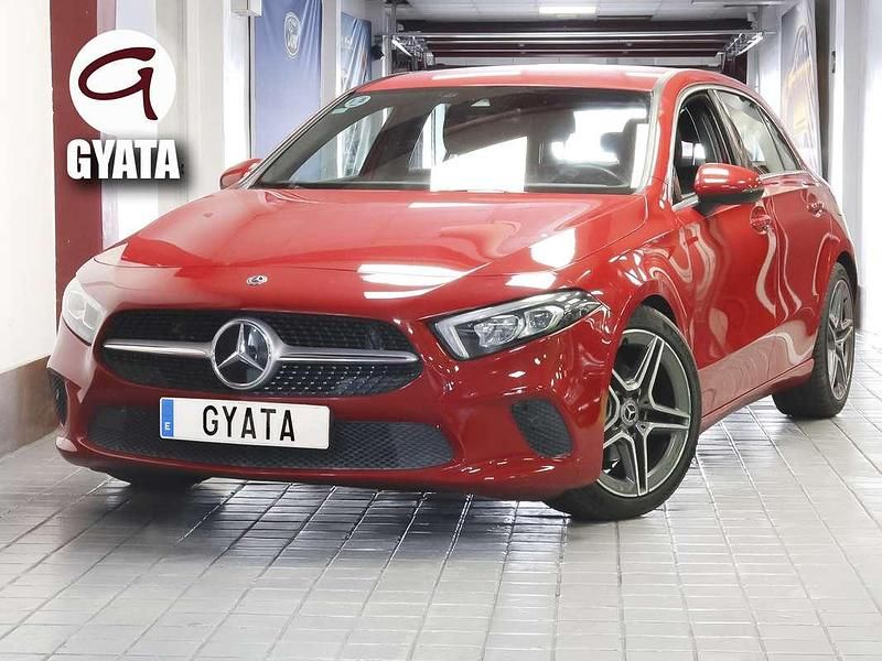 Usado Mercedes A180 116 CV (85 kW) 2019 Rojo Utilitario