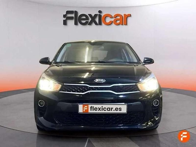 Usado Kia Rio 75 CV (55 kW) 2017 Negro Utilitario