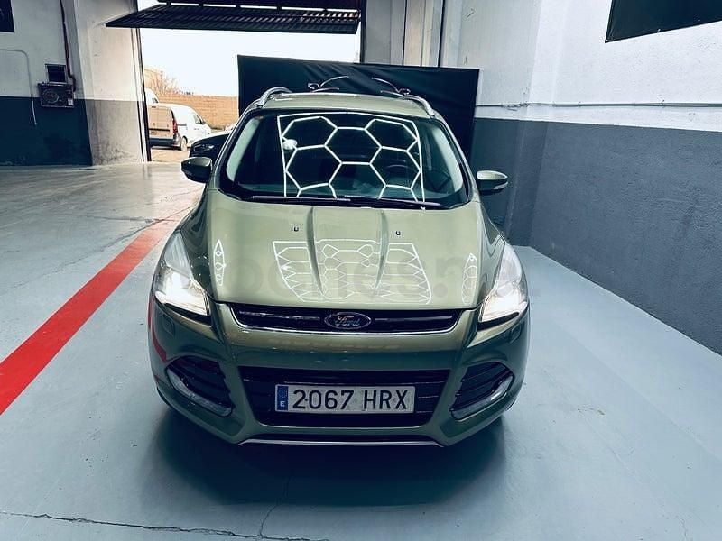 Usado Ford Kuga Titanium 163 CV (119 kW) 2014 Beige SUV