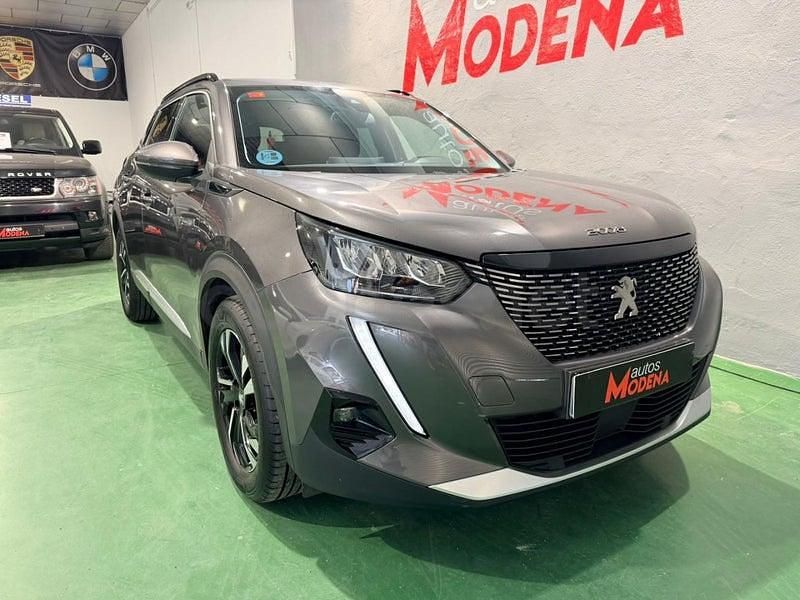 Usado Peugeot 2008 Allure 110 CV (80 kW) 2022 Gris / plata SUV