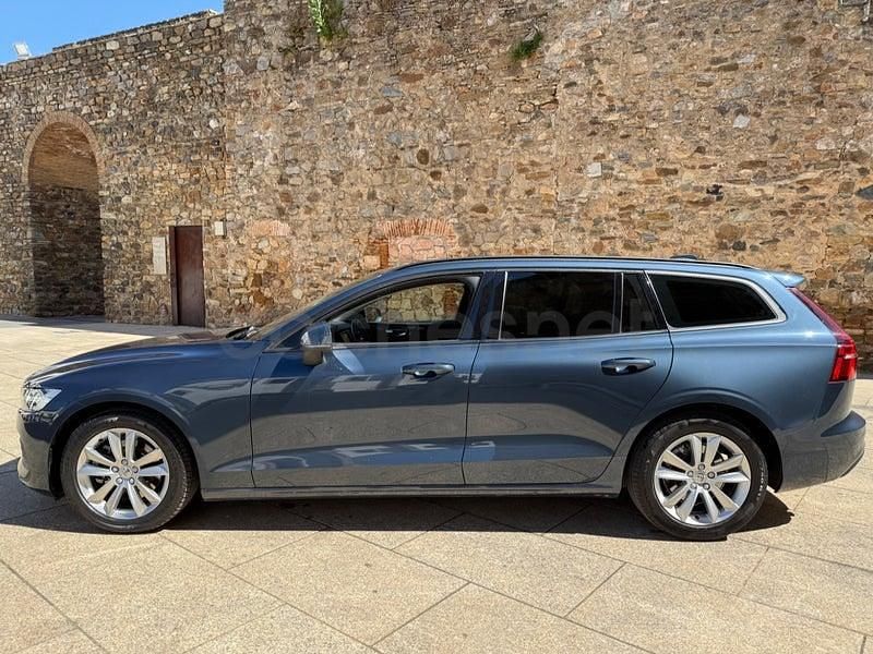 Usado Volvo V60 Momentum 197 CV (144 kW) 2021 Azul Familiar