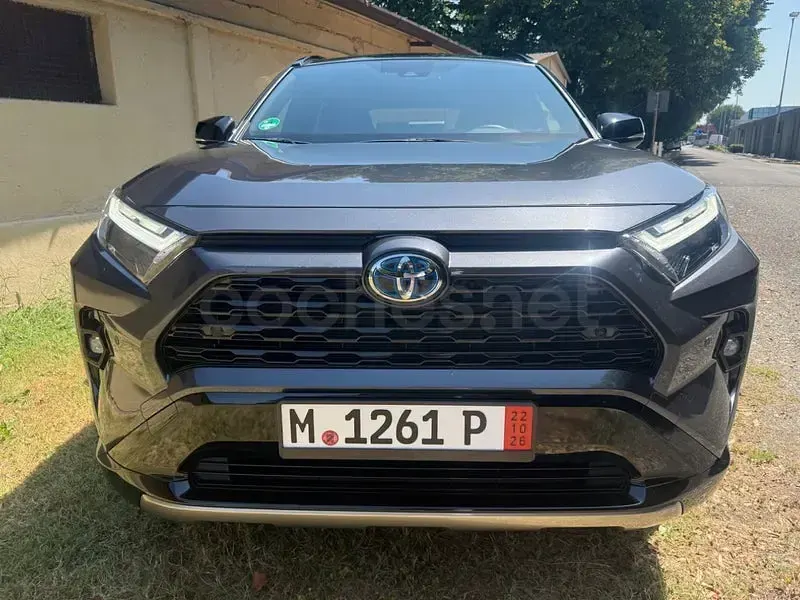 Usado Toyota RAV4 Hybrid Luxury 218 CV (160 kW) 2025 Gris / plata SUV