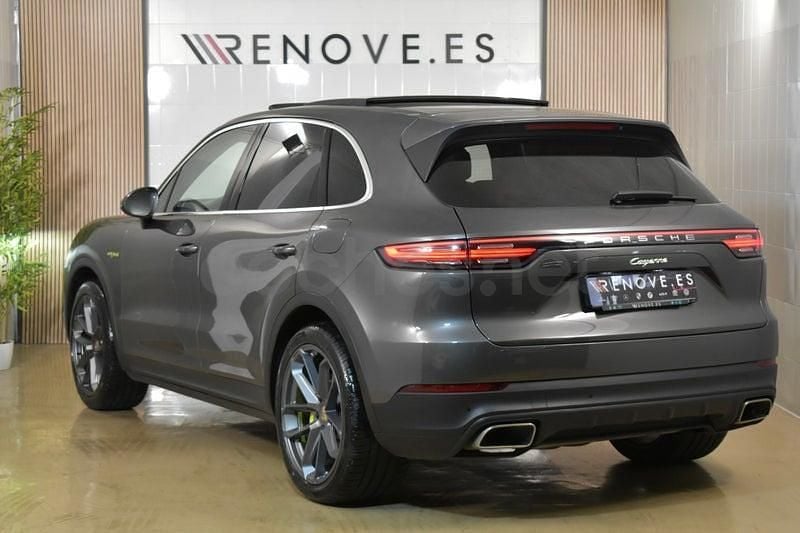 Usado Porsche Cayenne 462 CV (339 kW) 2021 Gris / plata SUV