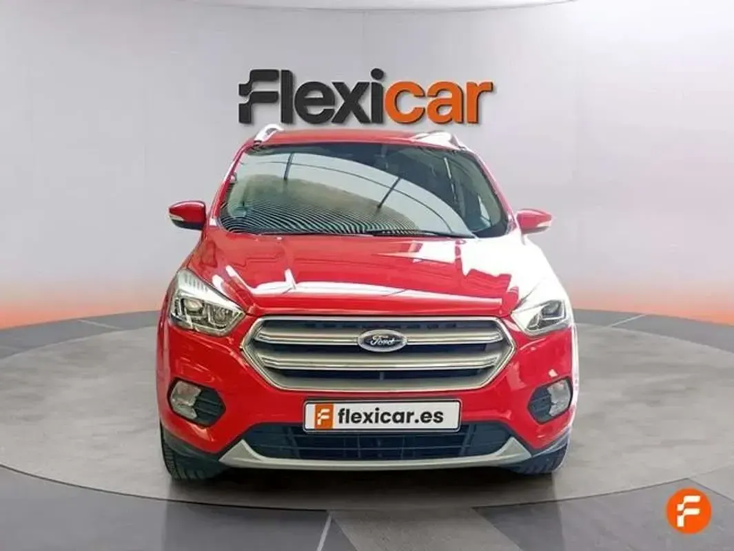 Usado Ford Kuga Trend 120 CV (88 kW) 2018 Rojo SUV