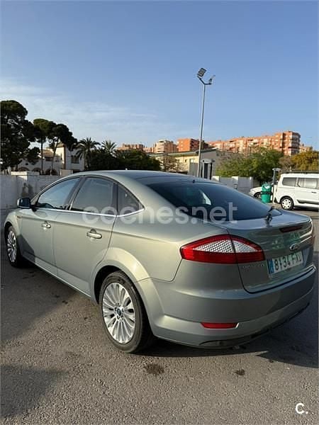 Usado Ford Mondeo Titanium 140 CV (102 kW) 2007 Beige Berlina