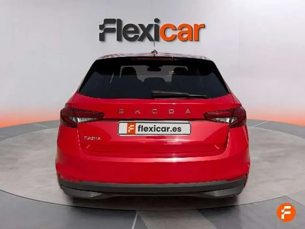 Usado Skoda Fabia Selection 116 CV (85 kW) 2025 Rojo Utilitario