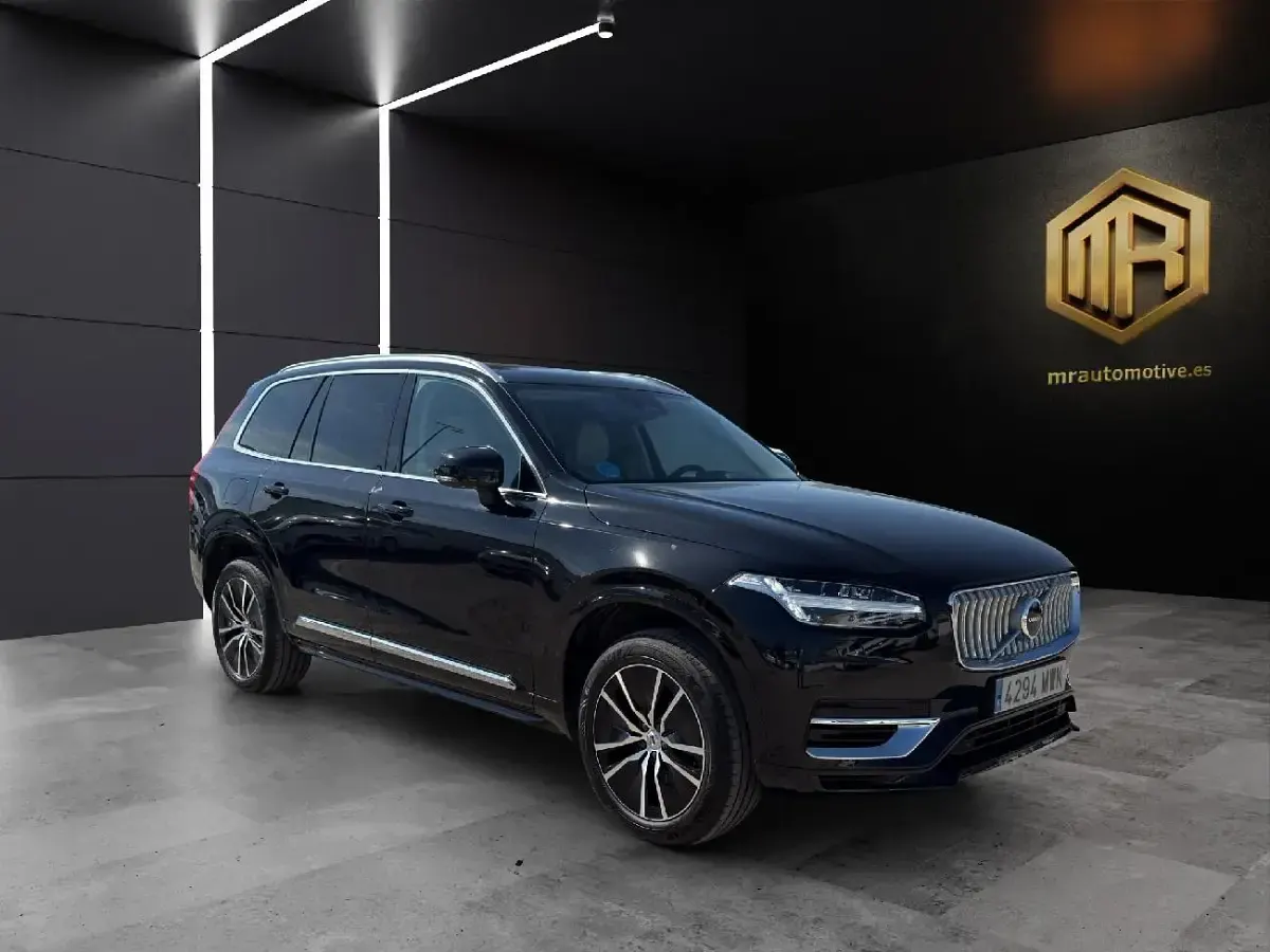 Usado Volvo XC90 Core 455 CV (334 kW) 2024 Negro metalizado SUV