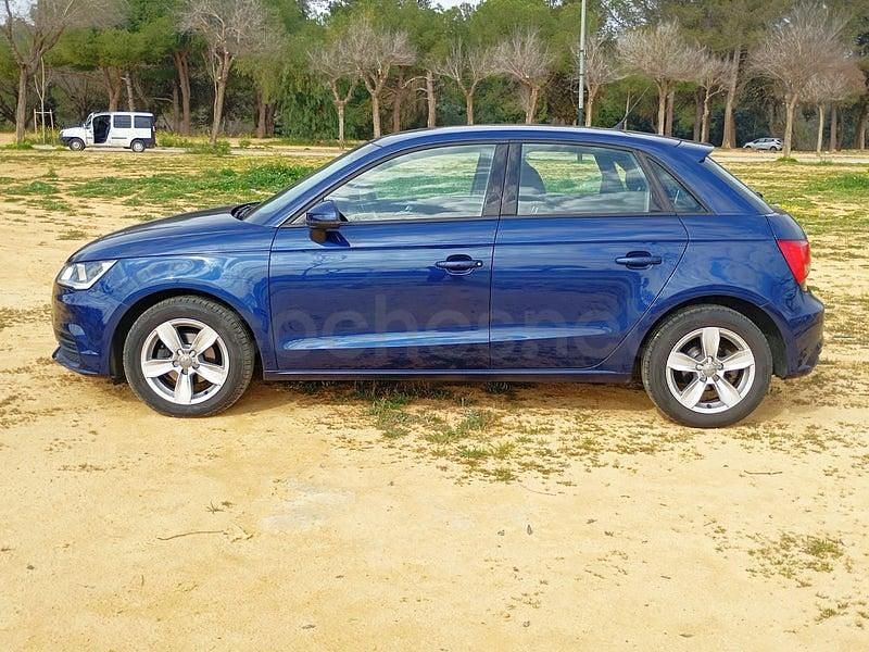 Usado Audi A1 Sportback Ambiente 90 CV (66 kW) 2018 Azul Utilitario