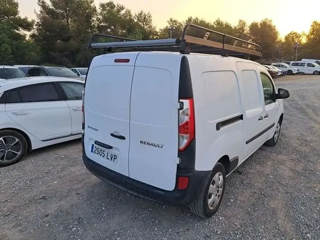 Usado Renault Kangoo 44 kW (60 CV) 2021 Blanco Monovolumen