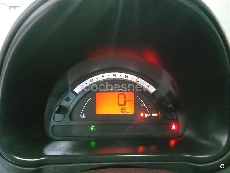 Usado Citroën C3 61 CV (44 kW) 2004 Rojo Berlina