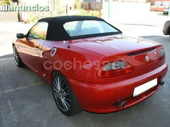 Usado MG F 120 CV (88 kW) 1997 Rojo Descapotable