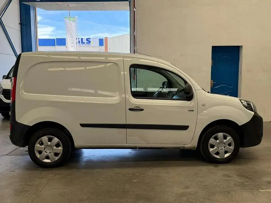 Usado Renault Kangoo 44 kW (60 CV) 2019 Blanco Monovolumen