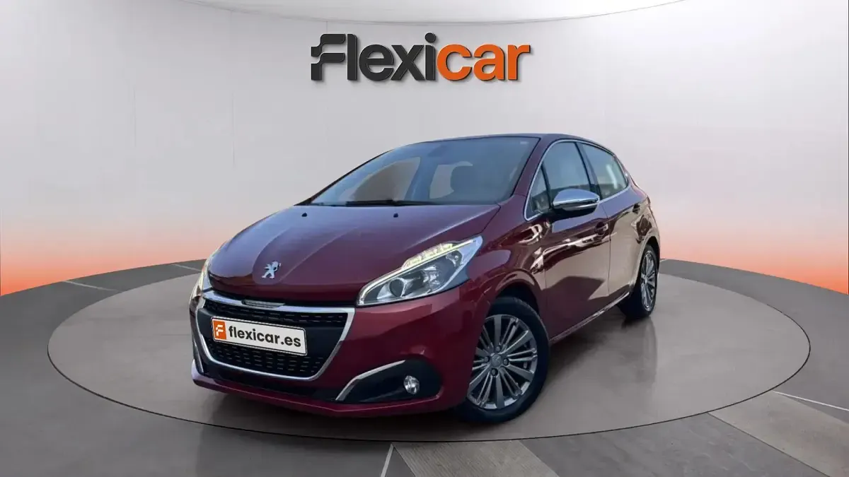 Usado Peugeot 208 Allure 82 CV (60 kW) 2017 Granate Utilitario