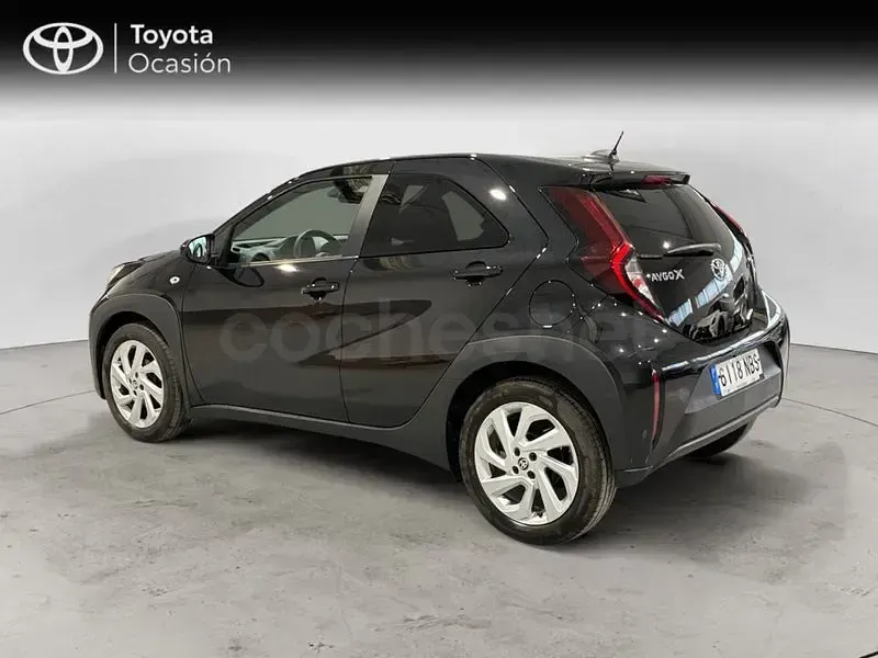 Usado Toyota Aygo X Play 72 CV (52 kW) 2025 Negro SUV