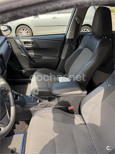 Blanco Usado 2017 Toyota Auris Hybrid Advance Berlina | 12.900 € (Buen precio) - Imagen 1/4