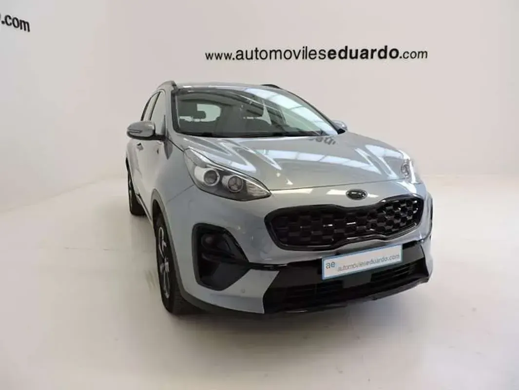 Usado Kia Sportage GT-Line 136 CV (100 kW) 2021 Gris SUV