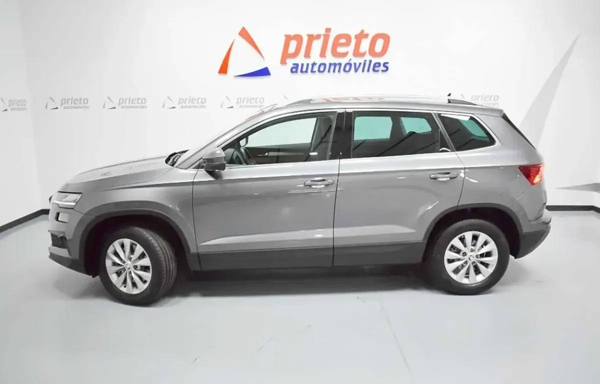 Usado Skoda Karoq Ambition 150 CV (110 kW) 2022 Gris SUV